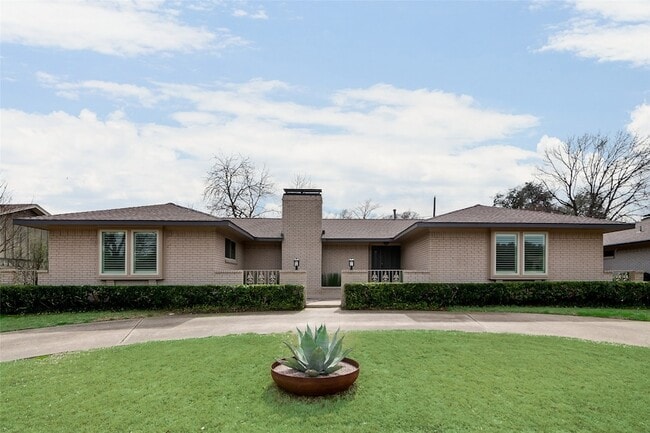 property at 6306 Highgate Ln