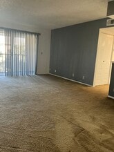 1530 SE Royal Green Cir in Port St. Lucie, FL - Building Photo - Building Photo