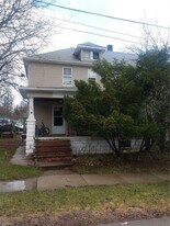 95 Ellenwood Ave in Bedford, OH - Building Photo