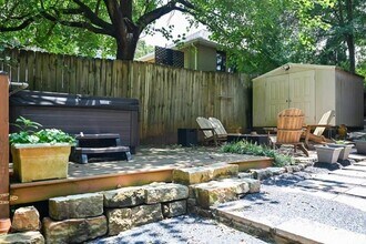 2076 Ridgedale Rd NE in Atlanta, GA - Building Photo - Building Photo