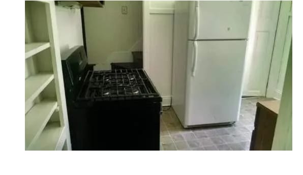 421 W 10th St, Unit 2 in Erie, PA - Building Photo - Building Photo