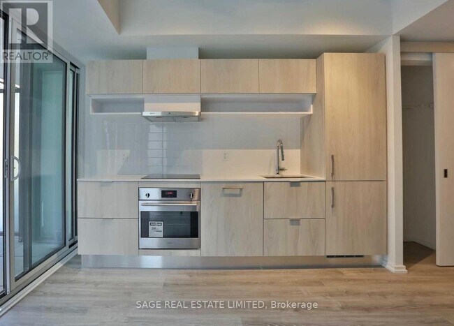 5-915 Soudan Ave in Toronto, ON - Building Photo - Building Photo