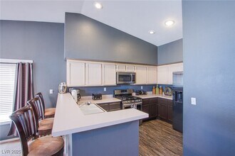 4811 Black Bear Rd in Las Vegas, NV - Building Photo - Building Photo