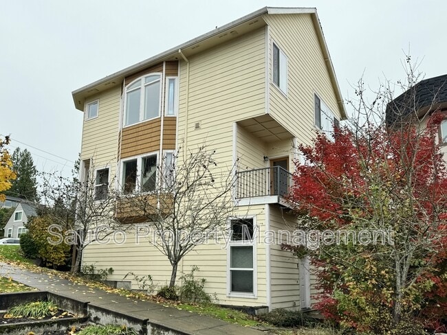 3340 SW 12th Ave in Portland, OR - Building Photo - Building Photo