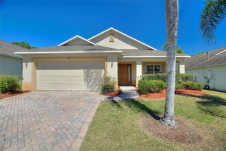 1111 Knightsbridge Cir in Davenport, FL - Foto de edificio - Building Photo