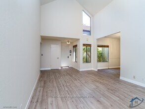 1925 Amalfi Way in Mountain View, CA - Foto de edificio - Building Photo