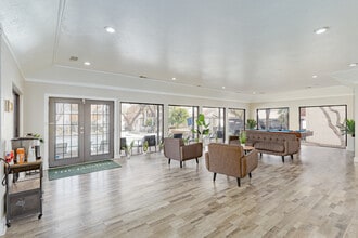 The Jasmine Apartments in Dallas, TX - Building Photo - Interior Photo