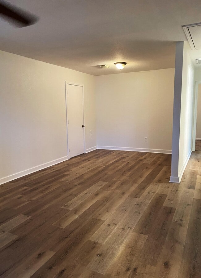 property at 600 E Plum St