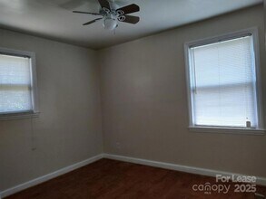 322 Hartford Ave in Charlotte, NC - Building Photo - Building Photo
