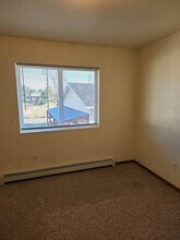 2 N 7th Ave E in Three Forks, MT - Building Photo - Building Photo
