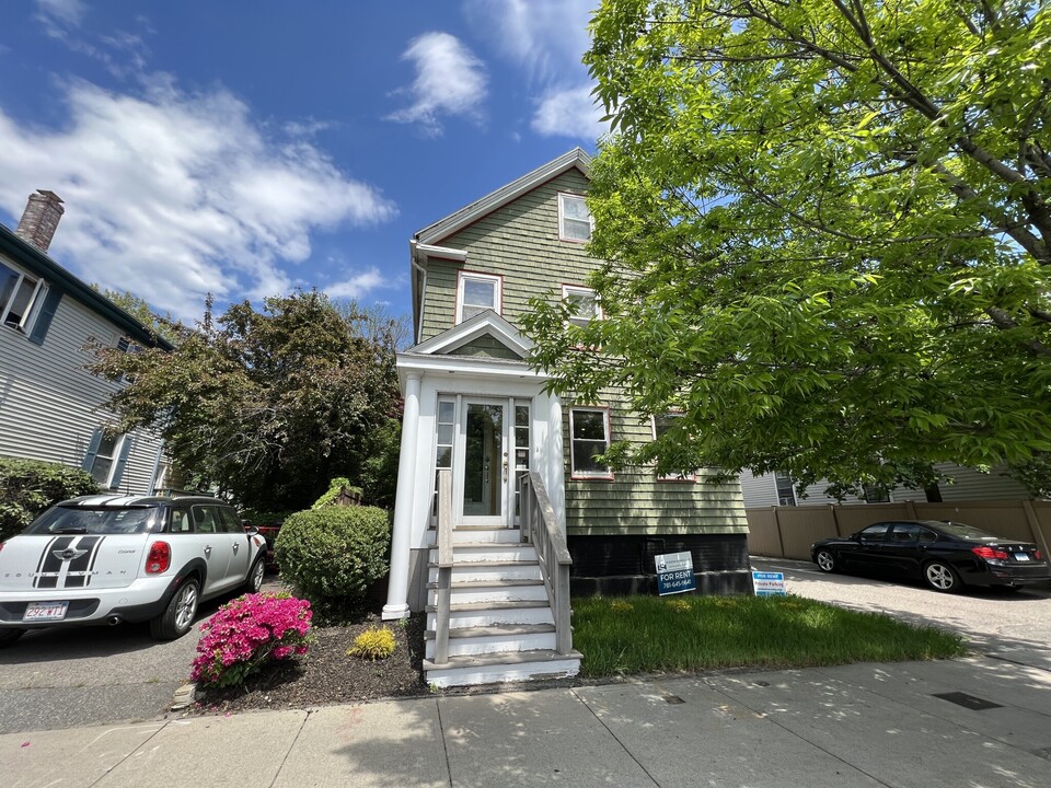 735 Somerville Ave, Unit 3 in Somerville, MA - Foto de edificio