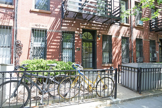 535 Clinton St in Brooklyn, NY - Foto de edificio - Building Photo
