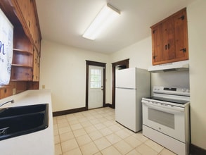 1512 Colegate Dr in Marietta, OH - Building Photo - Building Photo