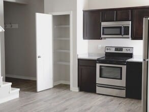 Northwoods Townhomes in Urbandale, IA - Foto de edificio - Interior Photo