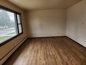 N64W24124 Main St in Sussex, WI - Building Photo - Building Photo