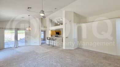 824 S Saguaro Ridge Pl in Tucson, AZ - Foto de edificio - Building Photo