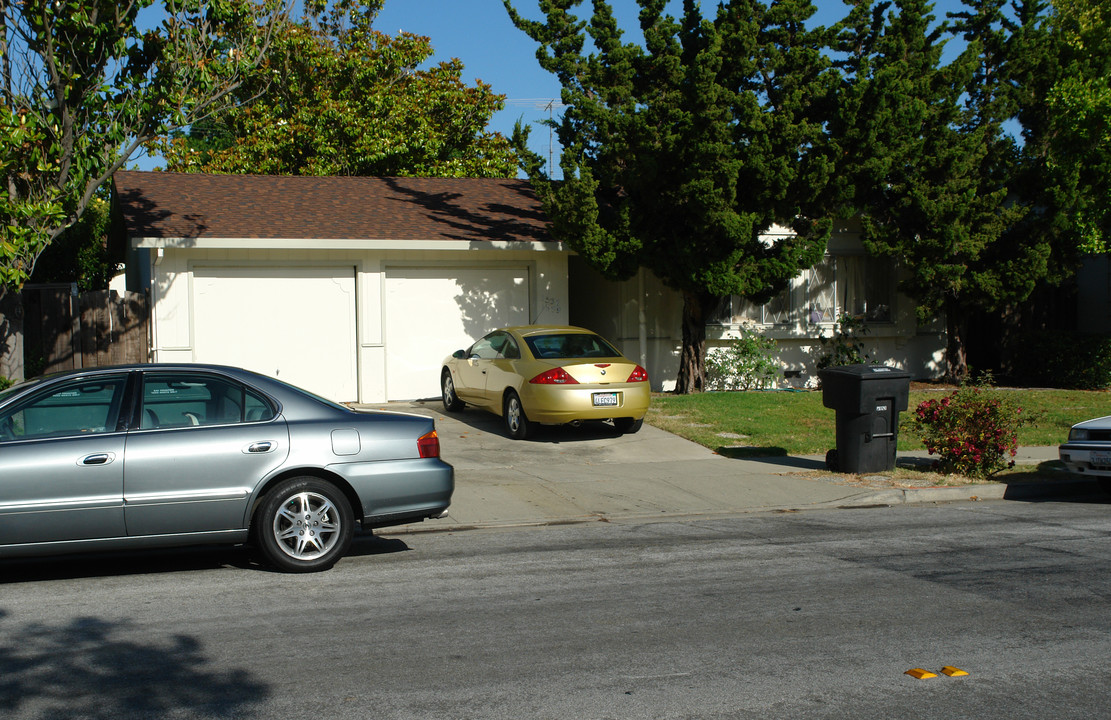 1337-1339 Kingfisher Way in Sunnyvale, CA - Foto de edificio