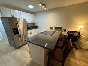 2611 Ala Wai Blvd in Honolulu, HI - Building Photo - Building Photo