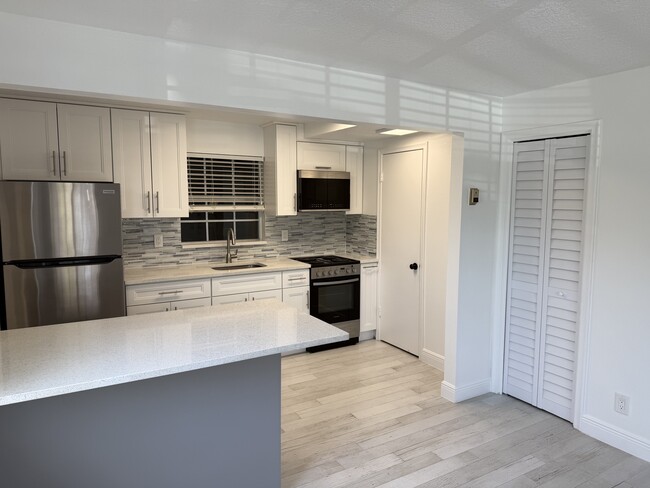 333 SW 21st St, Unit West in Fort Lauderdale, FL - Foto de edificio - Building Photo