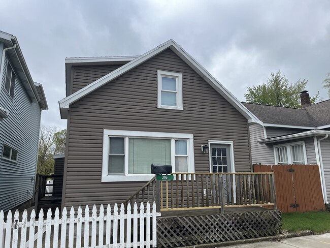 property at 316 W 11th St
