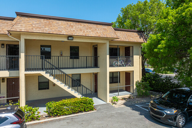 Lucerne Ave Garden Condominiums in Lake Worth, FL - Foto de edificio - Building Photo