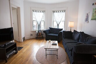 2249 N Sawyer Ave in Chicago, IL - Building Photo - Building Photo