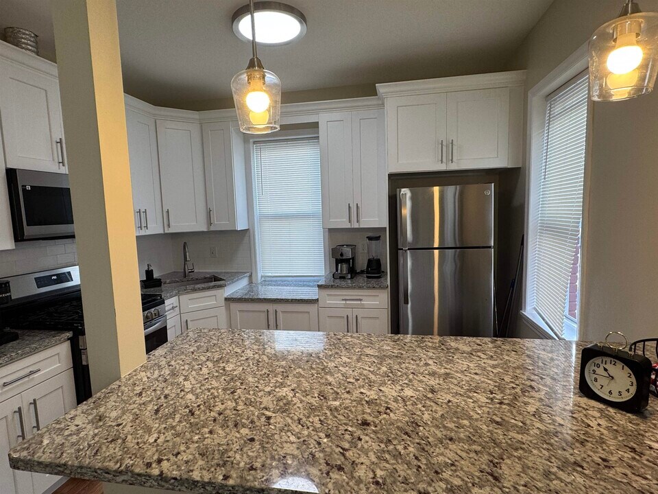 523 Grand Ave in North Bergen, NJ - Building Photo