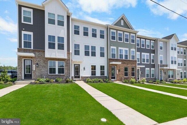 1861 Shookstown Rd in Frederick, MD - Building Photo - Building Photo