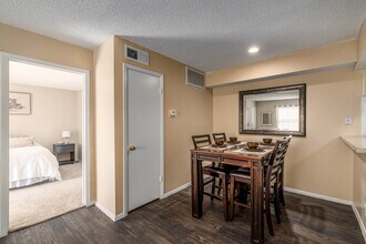 High Point Village in Austin, TX - Building Photo - Building Photo