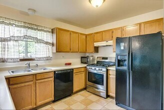 200 N Southport Rd in Mundelein, IL - Building Photo - Building Photo
