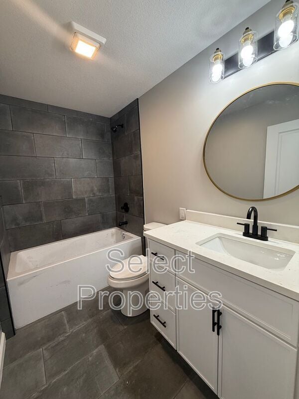 2215 Hurst Ln in Jonesboro, AR - Building Photo - Building Photo