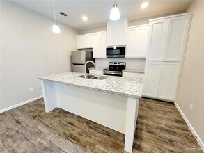 5804 Sandpiper Ave, Unit 2 in McAllen, TX - Building Photo - Building Photo