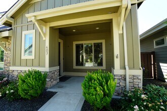 407 W Pavilion Ln in Meridian, ID - Building Photo - Building Photo
