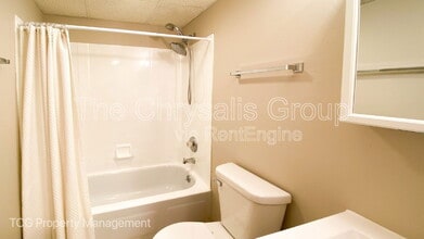2402 Marquette Rd in Peru, IL - Building Photo - Building Photo