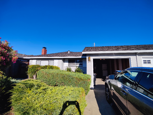 property at 852 Doyle Rd