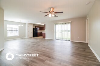 719 Center Lake St in Lehigh Acres, FL - Foto de edificio - Building Photo