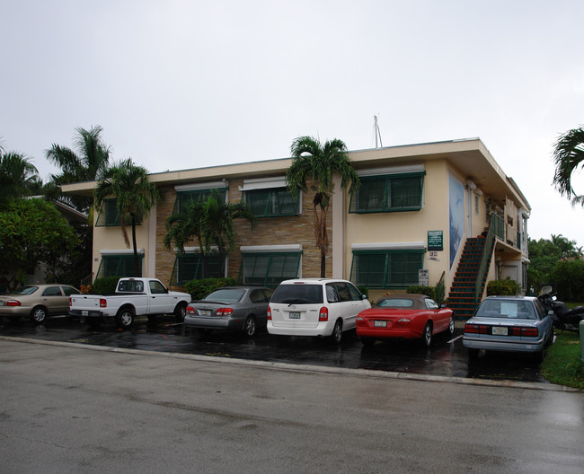 120 Isle of Venice Dr in Fort Lauderdale, FL - Building Photo - Building Photo