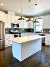 10439 S Beetdigger Blvd in Sandy, UT - Building Photo - Building Photo