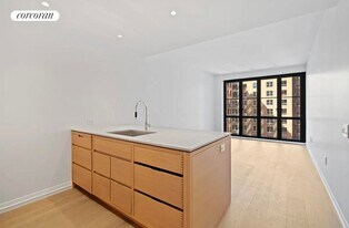 250 W 96th St in New York, NY - Building Photo