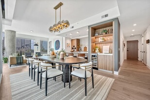 2811 Maple in Dallas, TX - Building Photo