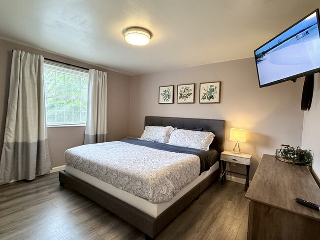 11423-11425 5 Cedars Rd in Charlotte, NC - Building Photo - Building Photo