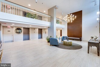 2300 Pimmit Dr in Falls Church, VA - Building Photo - Building Photo
