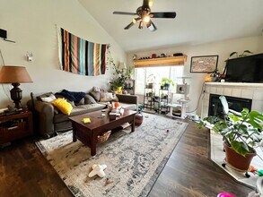 2 Bed Charmer with Mountain Backdrop in Fort Collins, CO - Building Photo - Building Photo