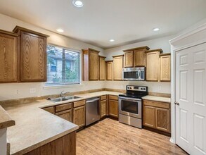 1214 Whitby Tower in San Antonio, TX - Building Photo - Building Photo