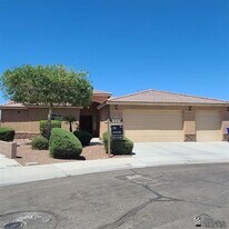 11319 S Sally Dr in Yuma, AZ - Building Photo