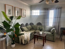 17880 Gulf Blvd, Unit unit # 19 in Redington Shores, FL - Building Photo