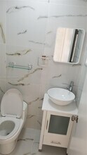 20415 Highland Lakes Blvd in Miami, FL - Building Photo - Building Photo