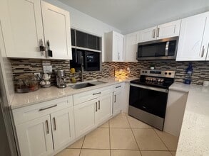13530 52nd Ct N in West Palm Beach, FL - Building Photo - Building Photo