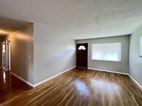 102 York Dr in Greeneville, TN - Building Photo - Building Photo
