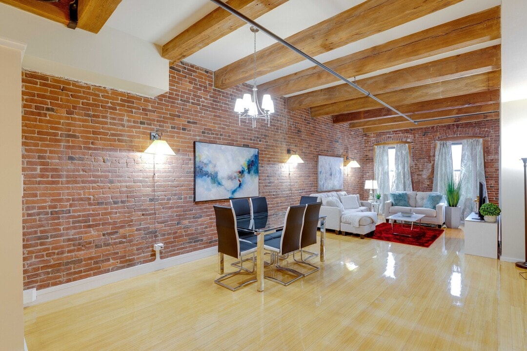 272 Friend St, Unit 4 in Boston, MA - Foto de edificio